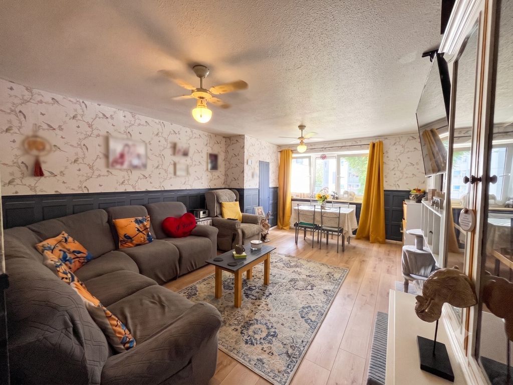Property photo 2 of 10 5252541