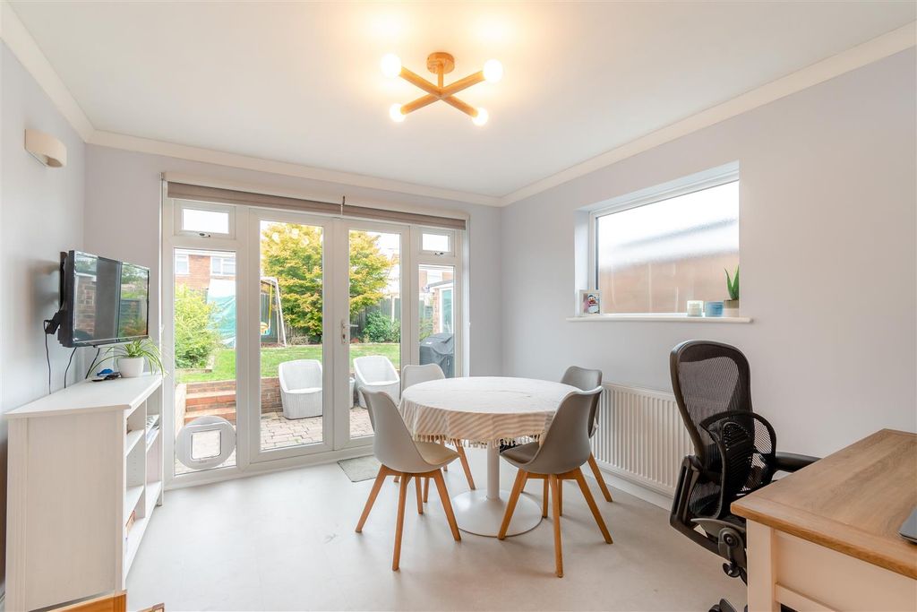 Property photo 2 of 15 Dining Area