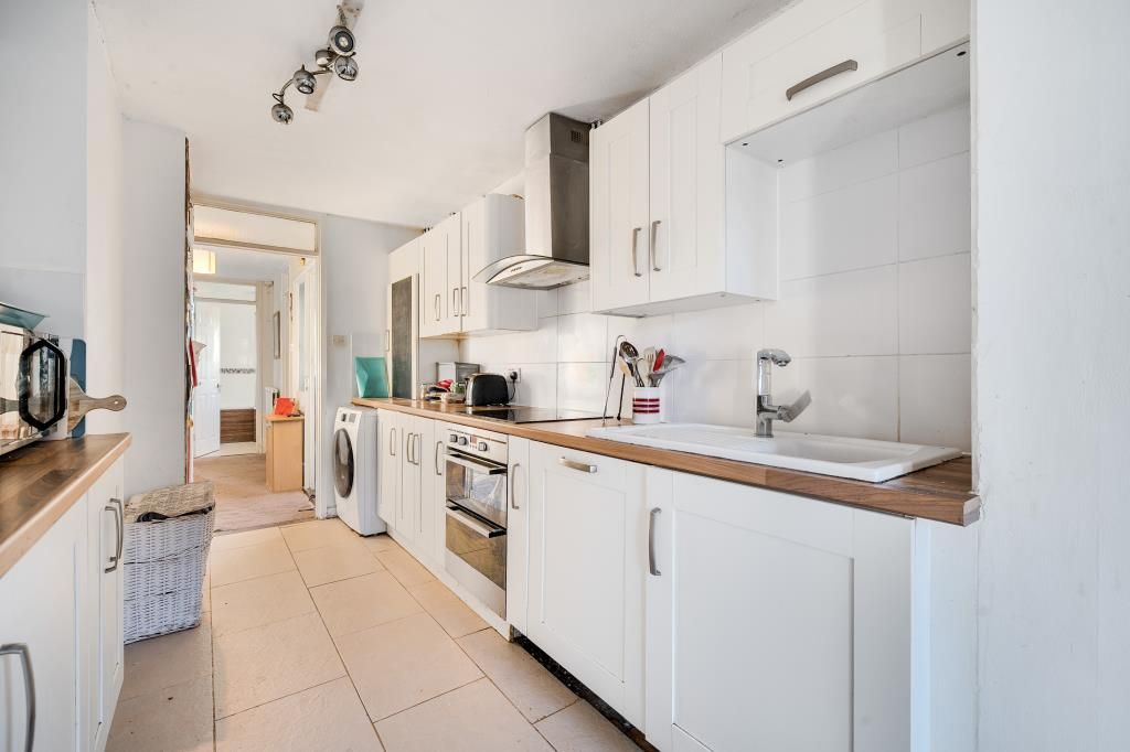 Property photo 2 of 21 Kitchen