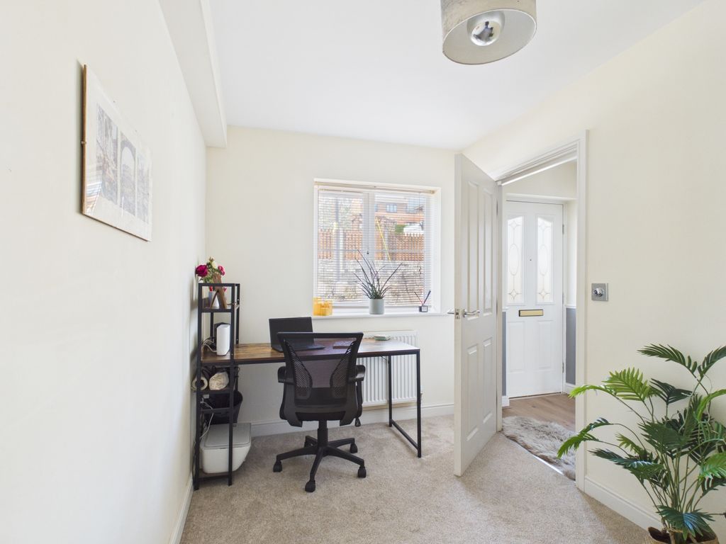 Property photo 3 of 14 Office Or Bedroom