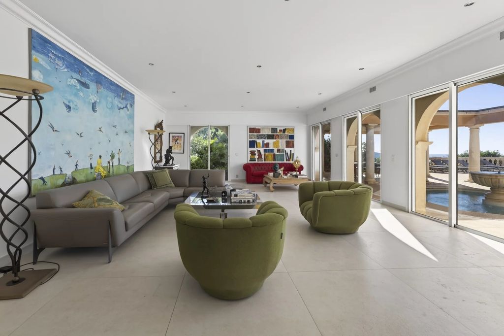 Property photo 3 of 11