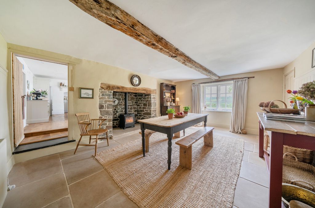 Property photo 3 of 24 1447004-26-69E650...