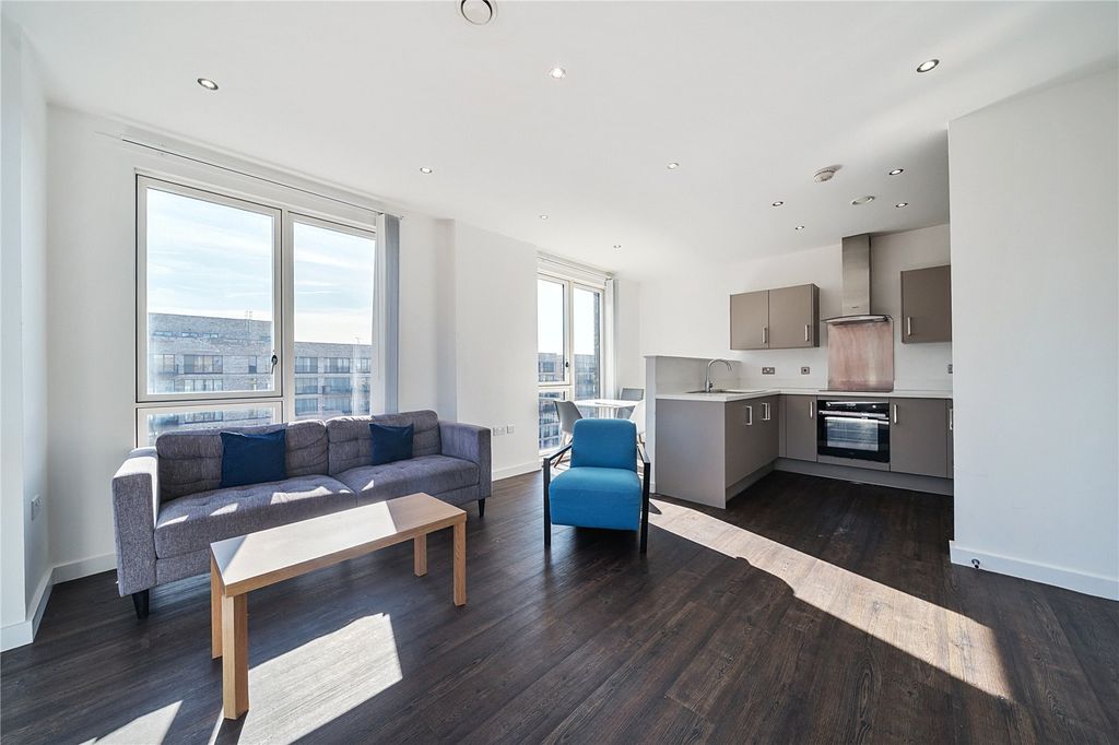 Property photo 3 of 19 Picture No. 17