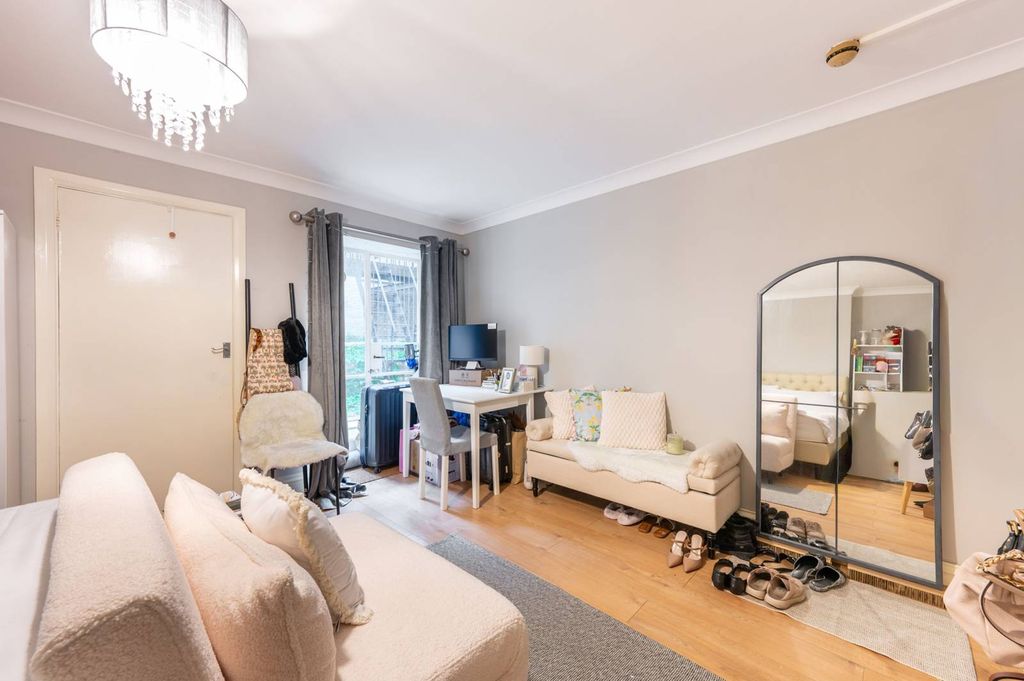 Property photo 3 of 7