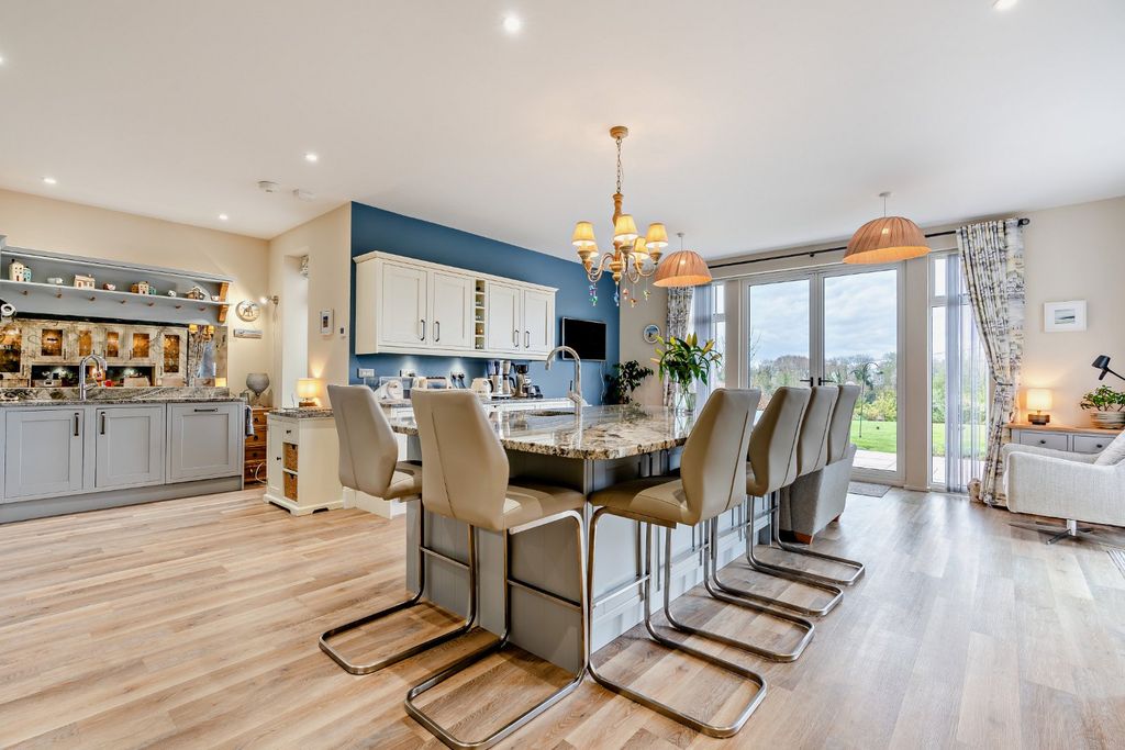 Property photo 3 of 14 Open Plan