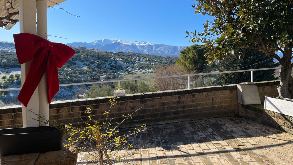 Property photo 3 of 47