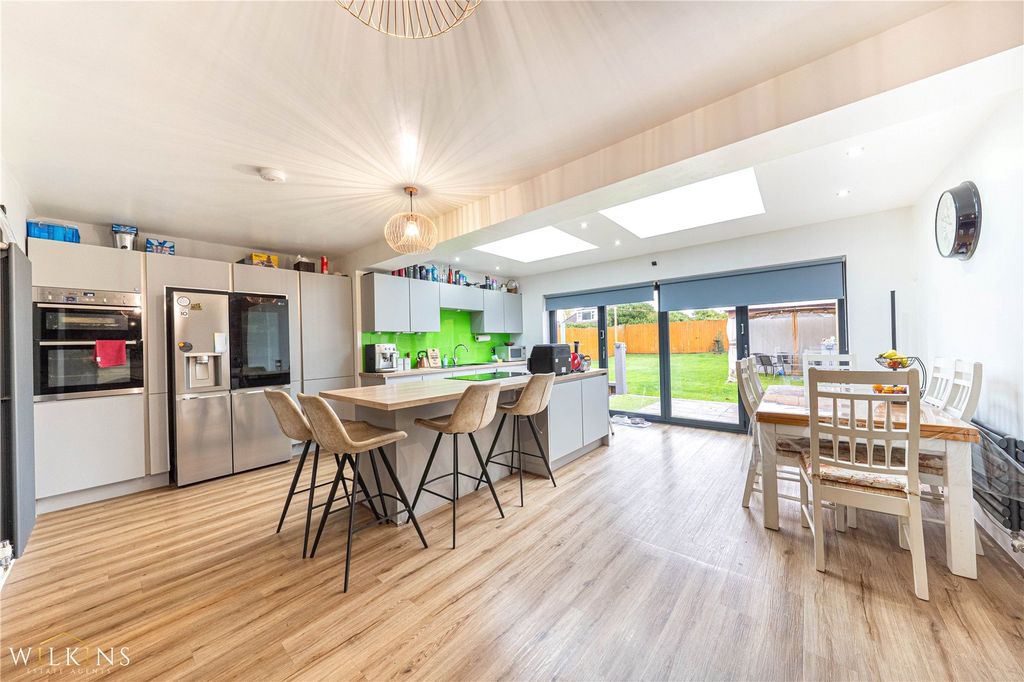 Property photo 3 of 27 Picture No. 16