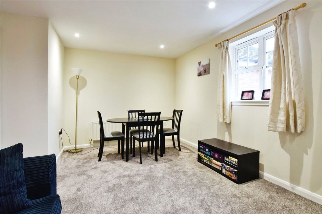 Property photo 3 of 11 Picture No. 30