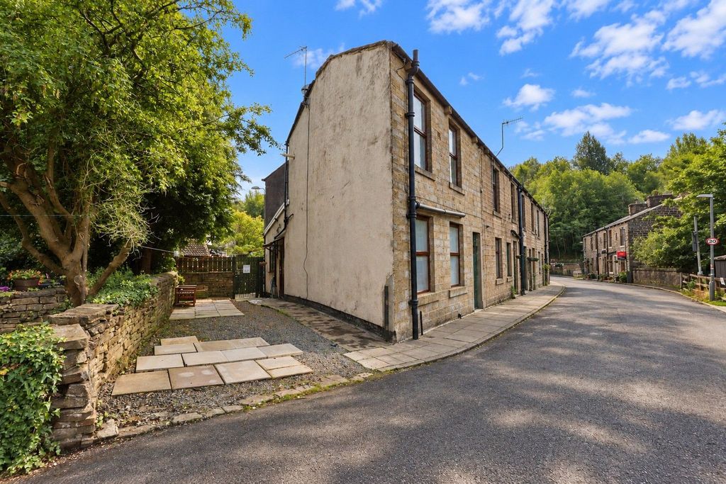 Property photo 2 of 22