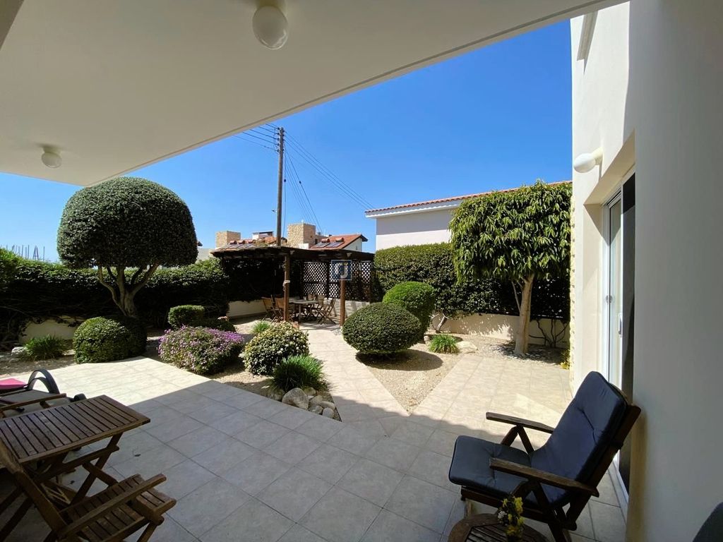 Property photo 3 of 36