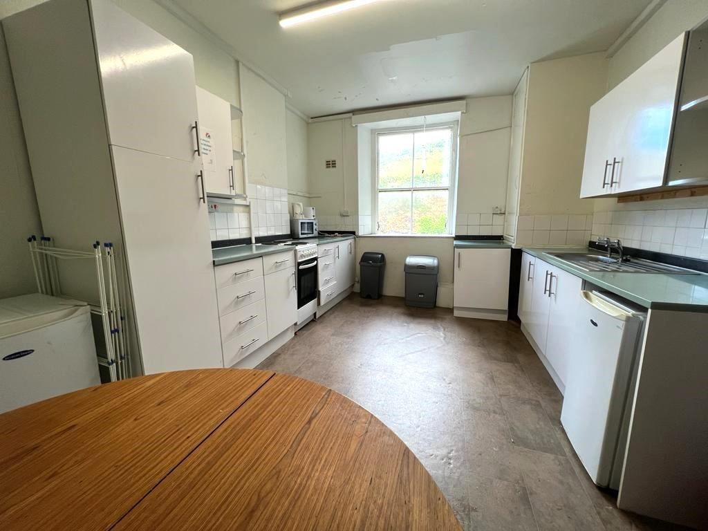 Property photo 2 of 7 Kitchen.Jpg