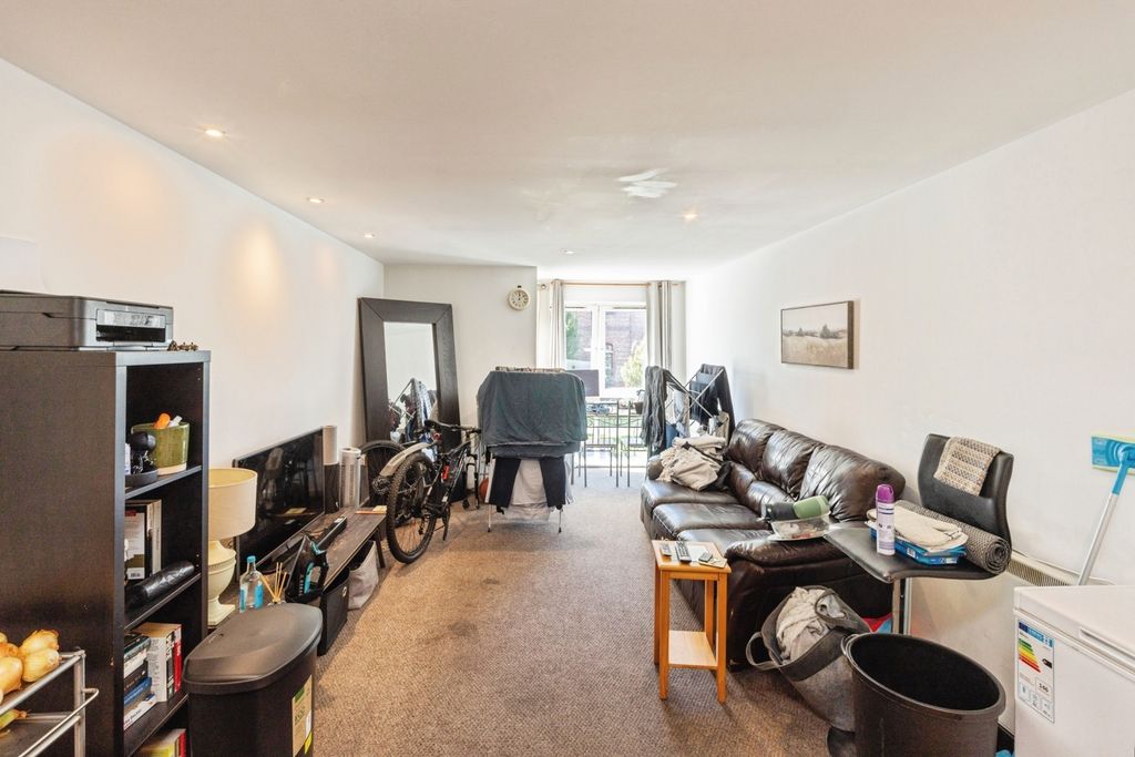 Property photo 3 of 11 Pbox-Img.Jpg