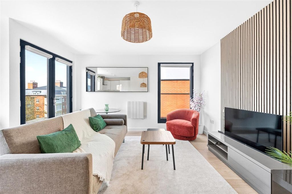 Property photo 2 of 10