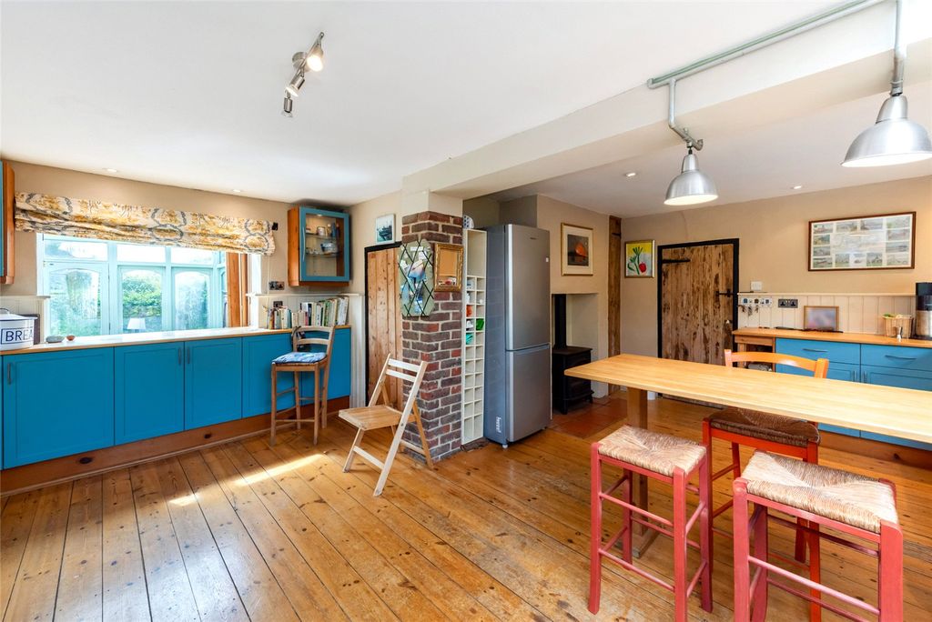 Property photo 3 of 16 Kitchen/Dining Room