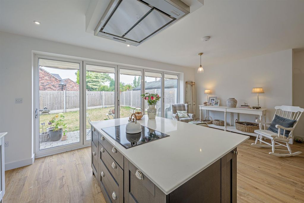 Property photo 2 of 26