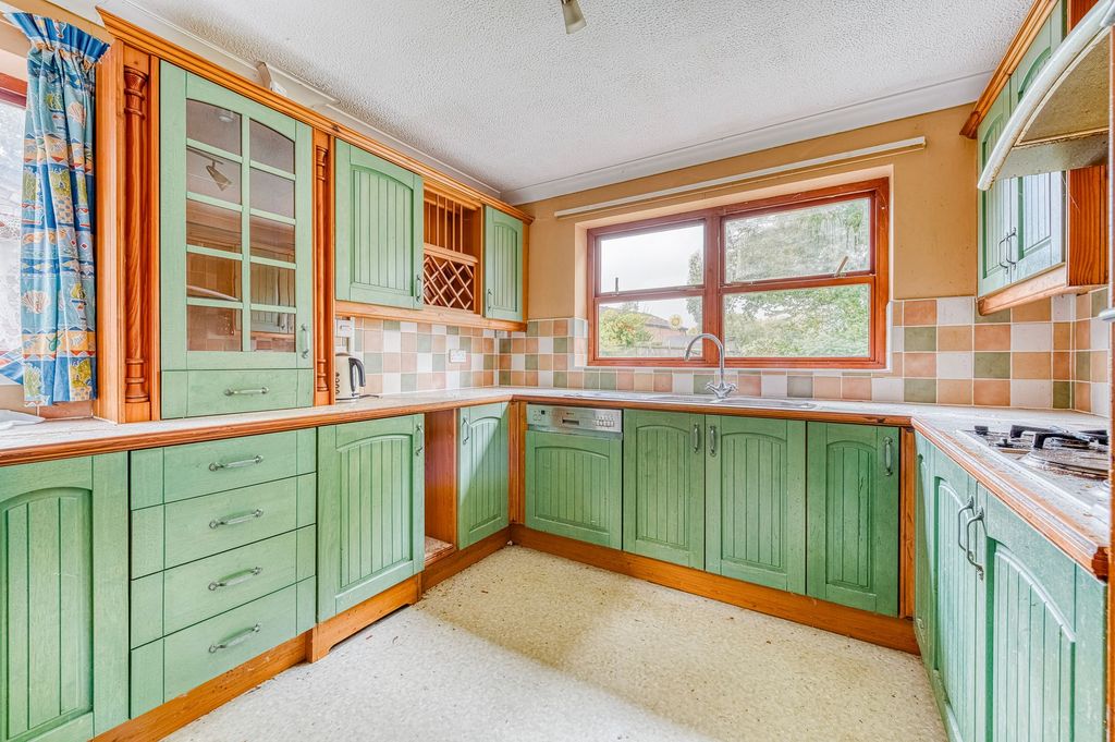 Property photo 3 of 20