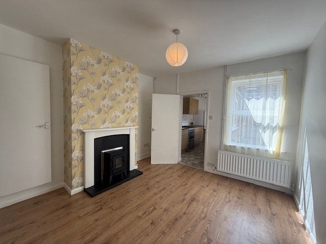 Property photo 3 of 10 Dining Area