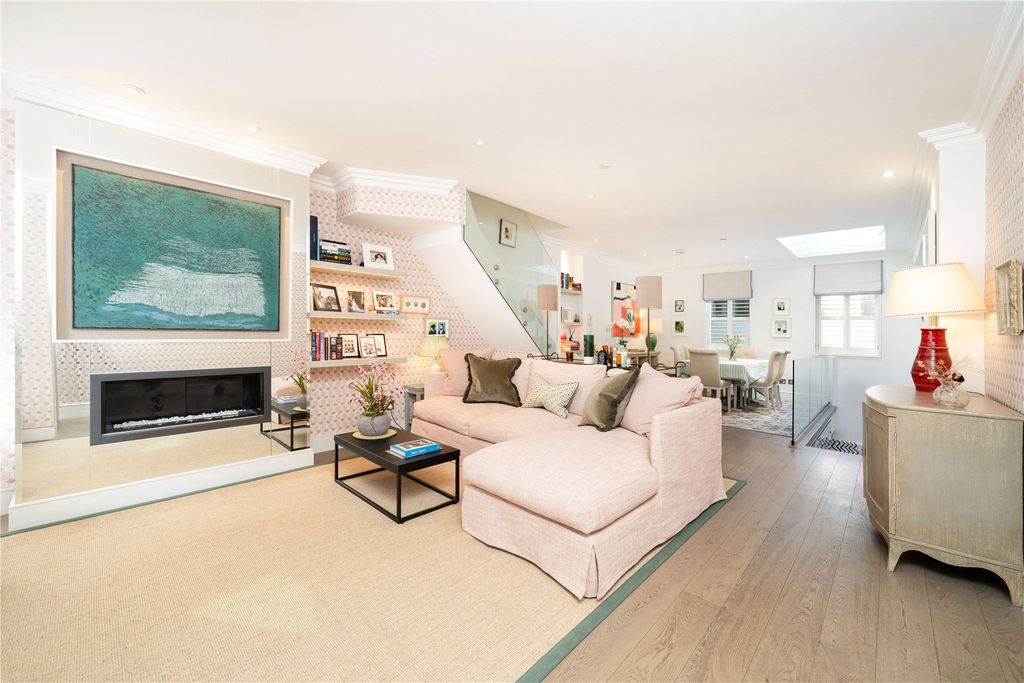 Property photo 2 of 20 Reception