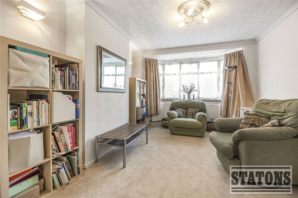 Property photo 3 of 19 Picture No. 02