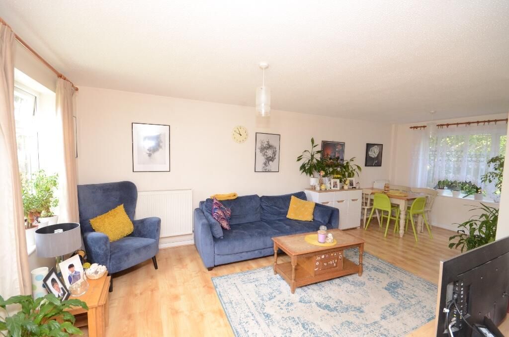 Property photo 2 of 21