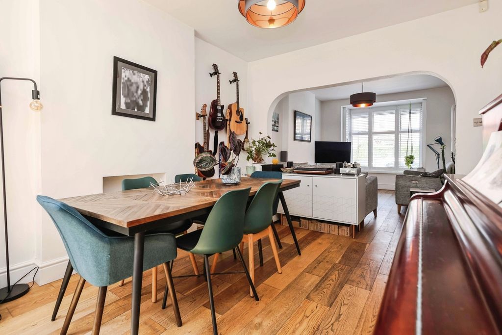 Property photo 3 of 22 Dining Room