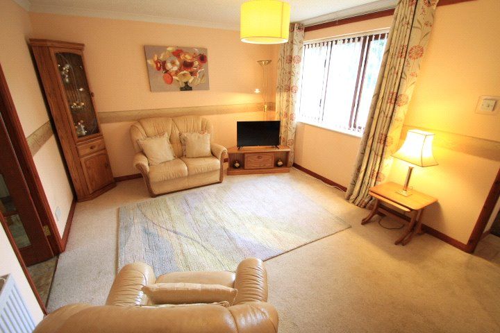 Property photo 3 of 16 Lounge