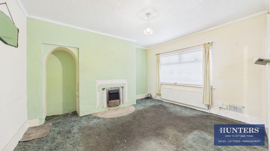 Property photo 3 of 15 Living Room