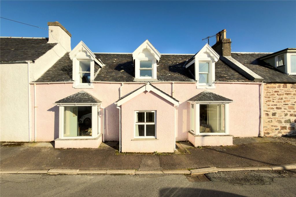 Property photo 2 of 40 Pink House