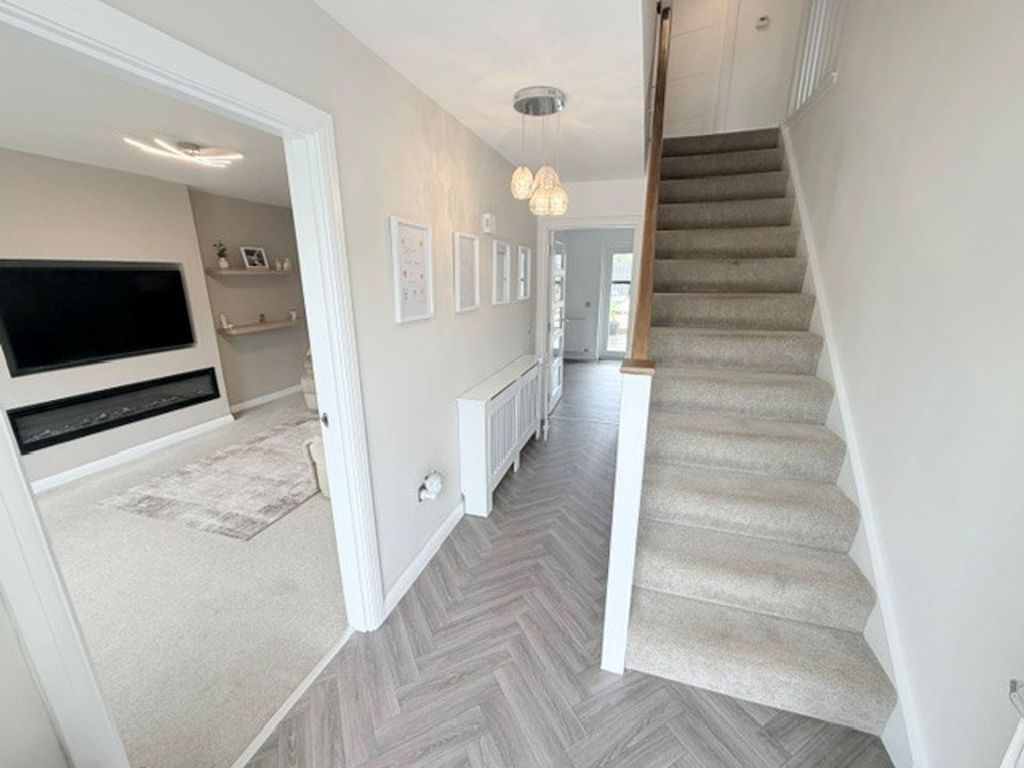 Property photo 2 of 33