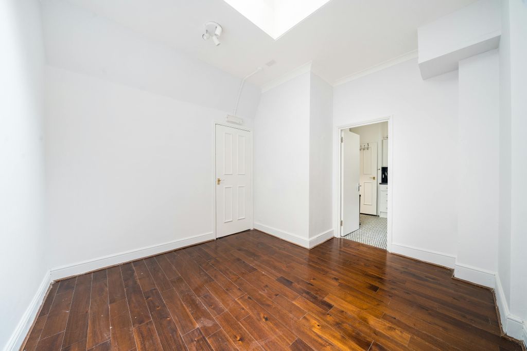 Property photo 2 of 11 1262395 7.Jpg