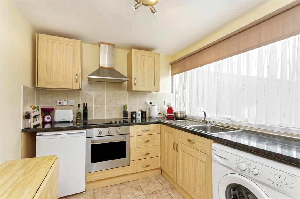 Property photo 3 of 7 Kitchen