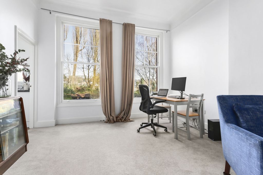 Property photo 3 of 13 Gallery