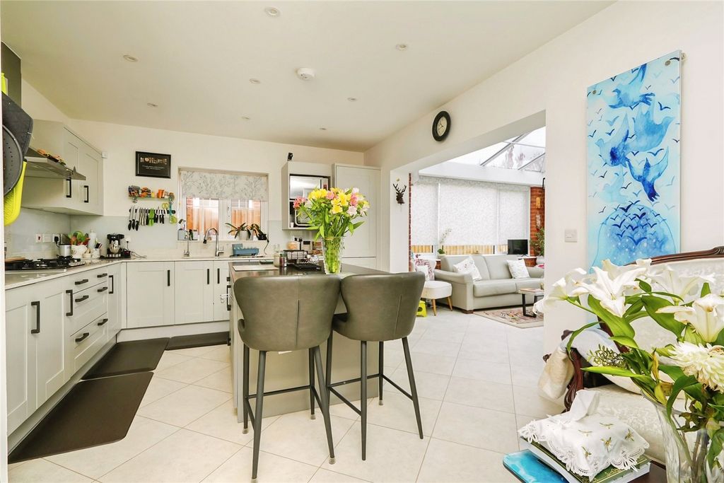 4 bed detached house for saleWenlock Drive, Bicester, Oxfordshire OX26 photo 5