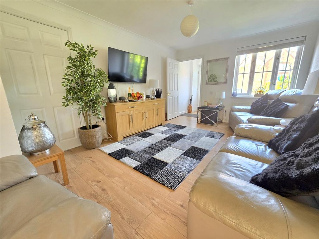 Property photo 3 of 18