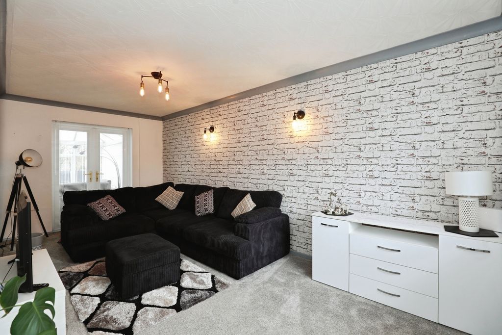 Property photo 2 of 16 Pbox-Img.Jpg