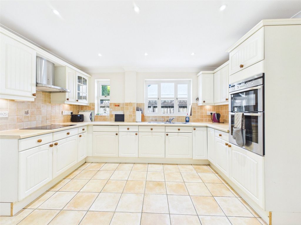 Property photo 3 of 22 Picture No. 39