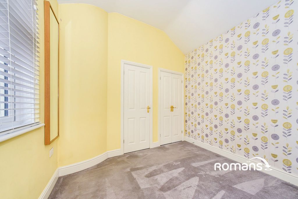 Property photo 3 of 10 Photo