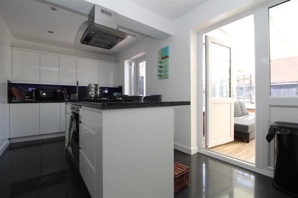 Property photo 3 of 13 Img_8000.Jpg