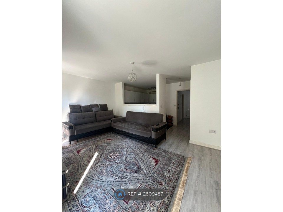 Property photo 3 of 7 Living Room