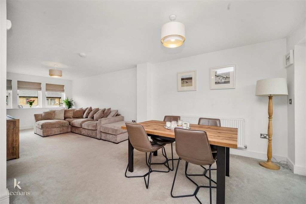 Property photo 2 of 38 18.Jpg