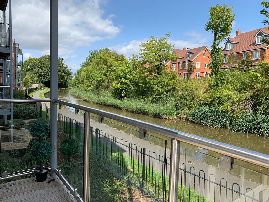 Property photo 3 of 9 Balcony