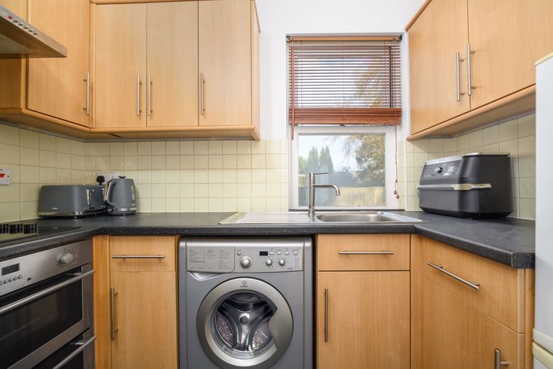 Property photo 3 of 8 Photo 7