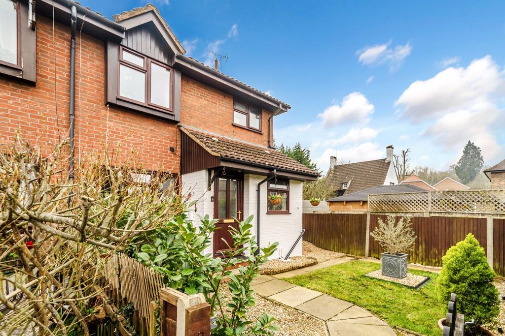 Property photo 1 of 14 Elmer Mews