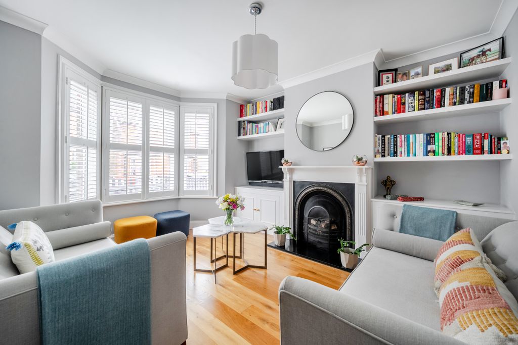 Property photo 2 of 8 Sitting Room