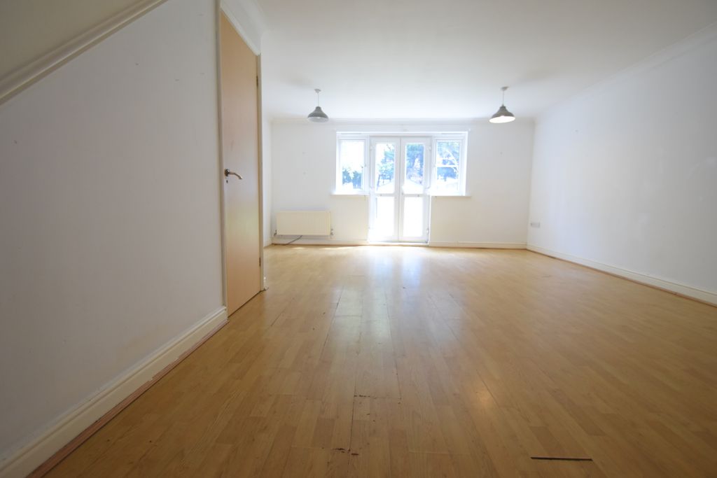 Property photo 2 of 12 5
