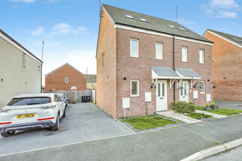 Property photo 1 of 33