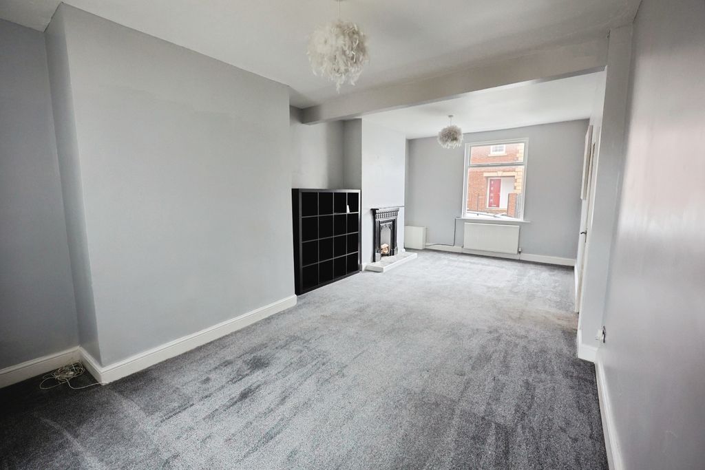 Property photo 2 of 10 Pbox-Img.Jpg