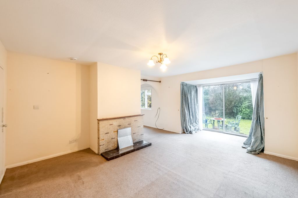 Property photo 2 of 28