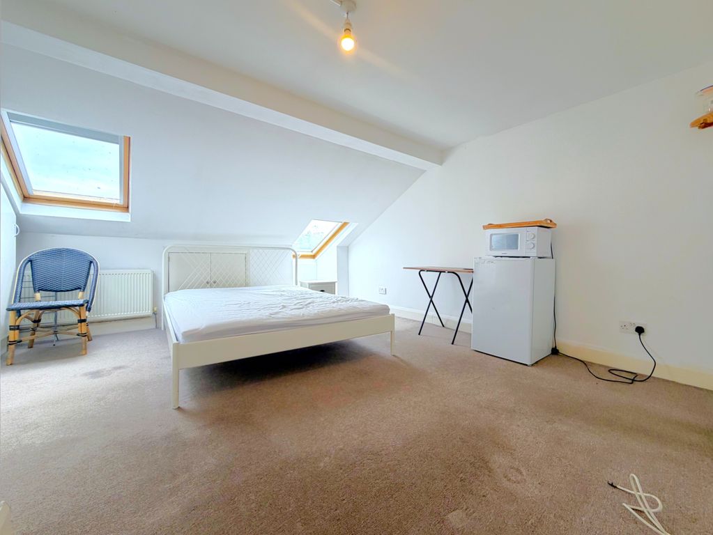 Property photo 2 of 5 Listing_1014575_0005_5Cac61A2