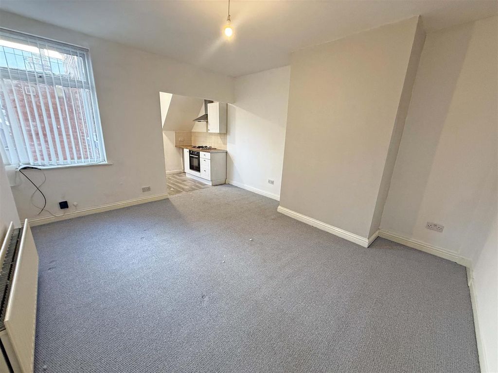 Property photo 2 of 6 Morpeth Terrace Lounge.Jpg